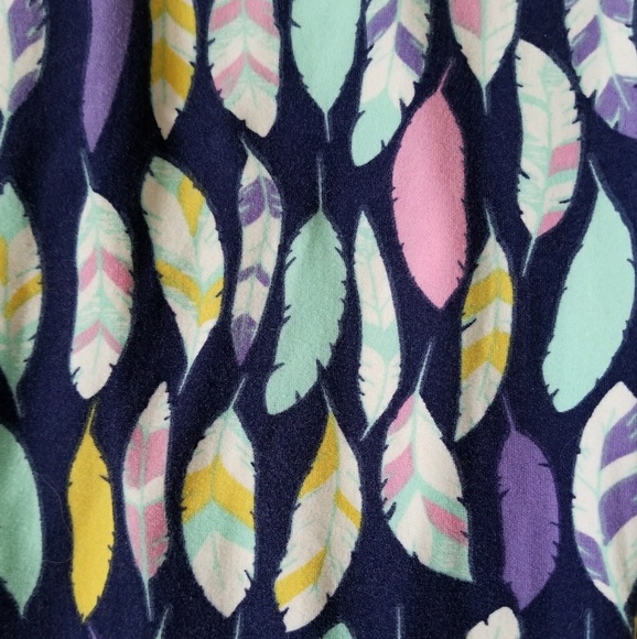 LuLaRoe Pants & Jumpsuits Euc Os Lularoe Pastel Feathers Leggings